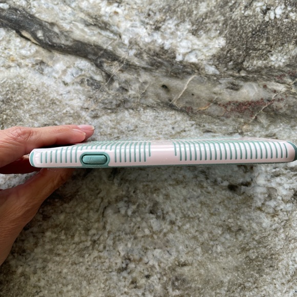 iPhone 7 Speck case - Picture 4 of 5